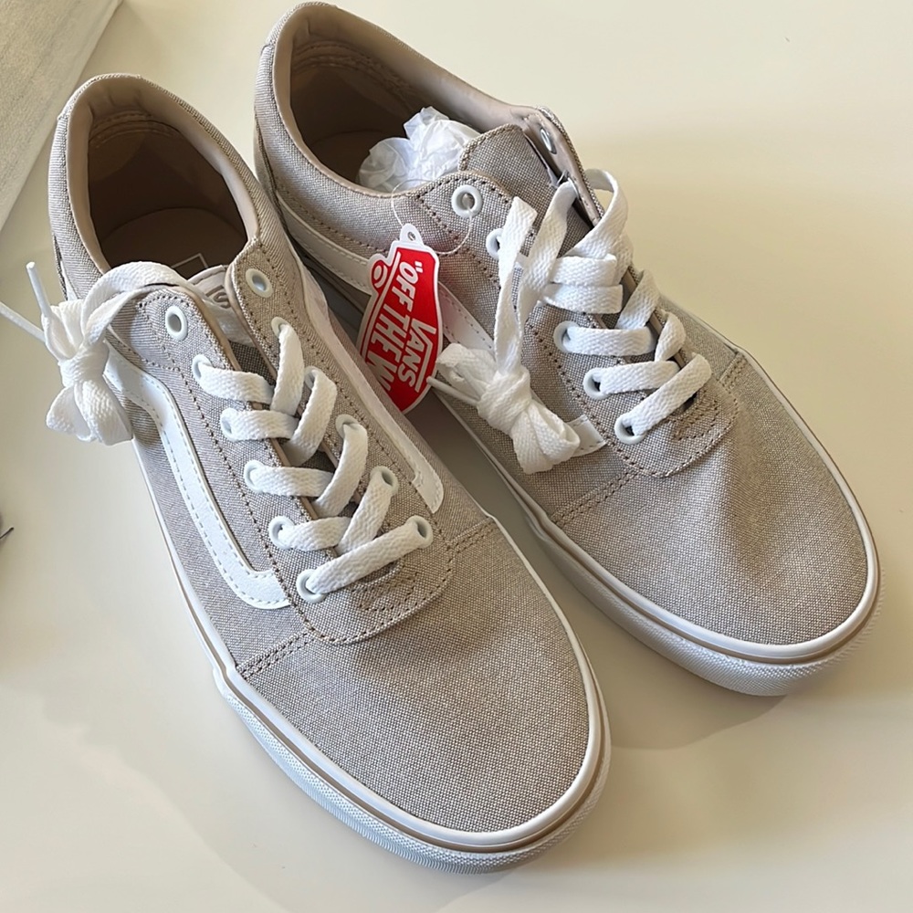 Vans Ward Canvas Shoe womens 9.0